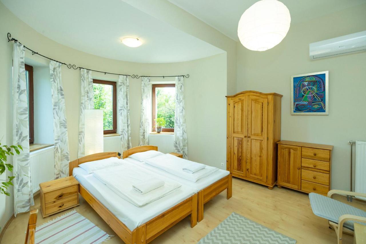 Nemes Apartman Eger Ngoại thất bức ảnh
